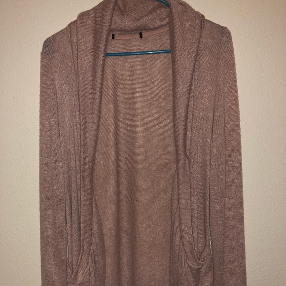 Sweaters - 🎉Rose colored Cardigan